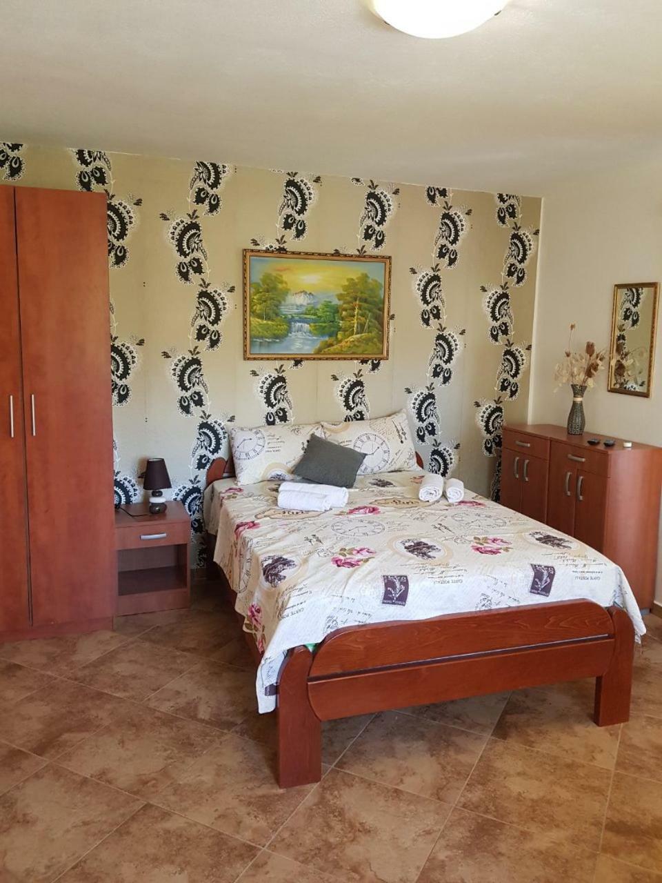 Apartments Jovan Тиват Екстер'єр фото