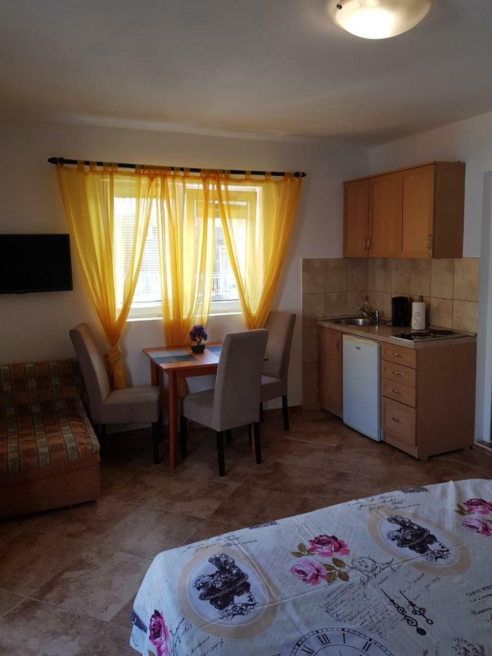 Apartments Jovan Тиват Екстер'єр фото